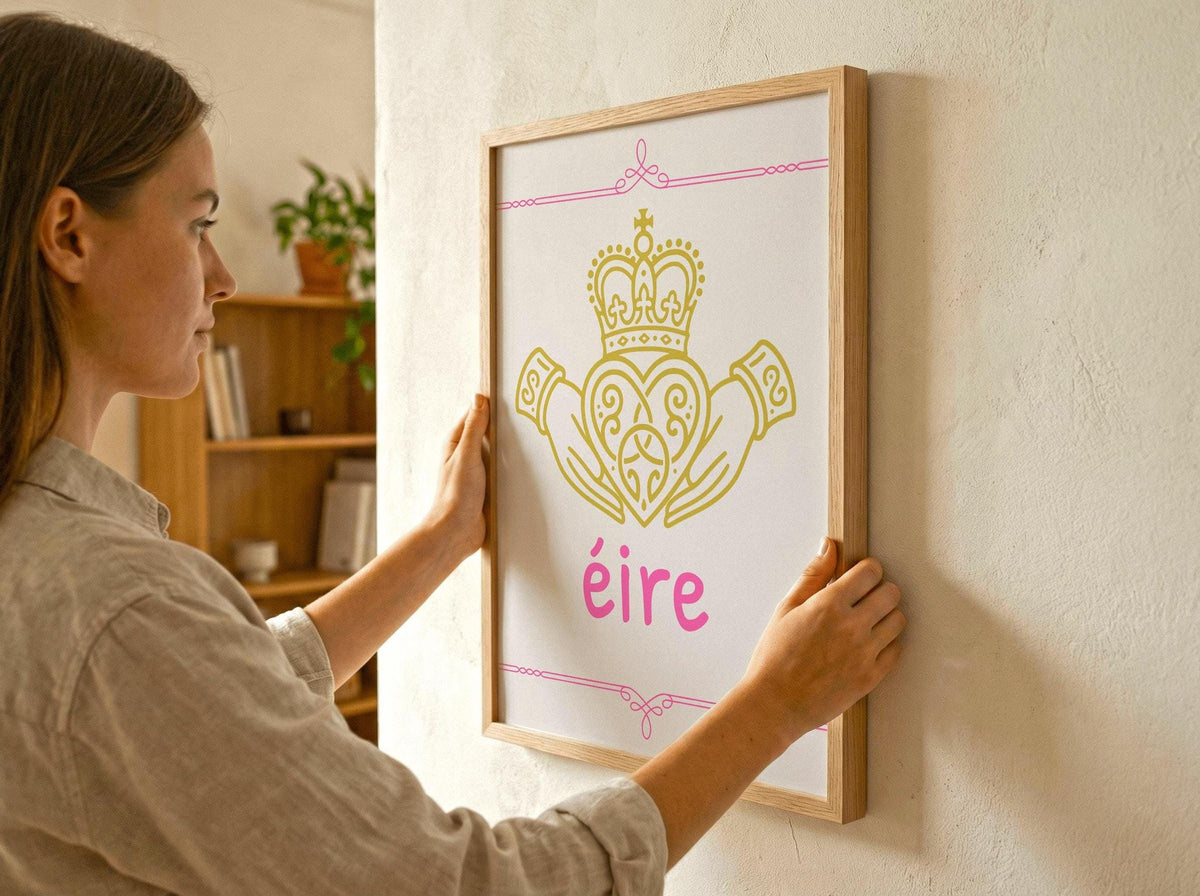 Claddagh Éire Irish print – room mockup 1
